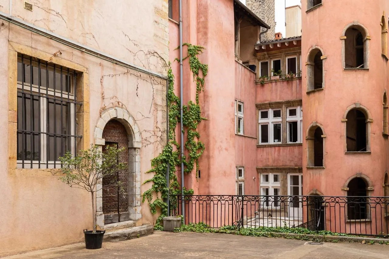 Dify Tour Rose Apartment Lyon France